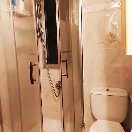 Habitacion Amplia En Piso Compartido, Cama 1,50,Tv Сарагоса