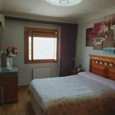 Habitacion Amplia En Piso Compartido, Cama 1,50,Tv Сарагоса